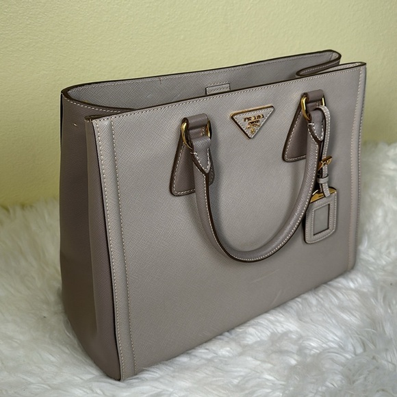 💯Authentic PRADA Saffiano Leather Medium Top Handle Tote Bag🍀 - Picture 9 of 17